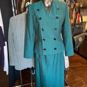 Sasson Green 2-Piece Suit